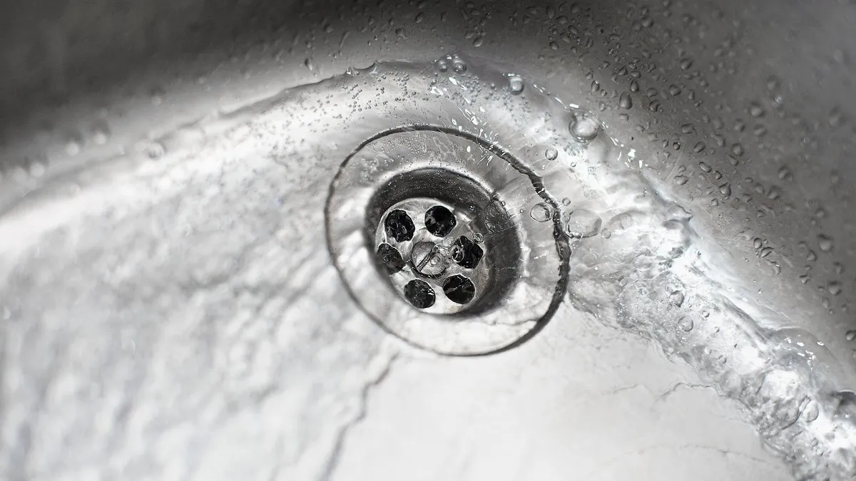 Huismiddeltjes: kostenbesparende oplossingen voor verstopte afvoeren